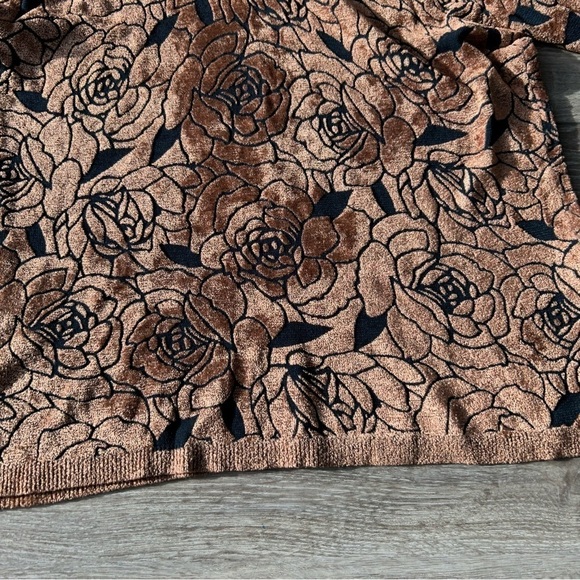 Vintage Tradition Roses  Print Soft High Neck Sweater - Picture 11 of 16